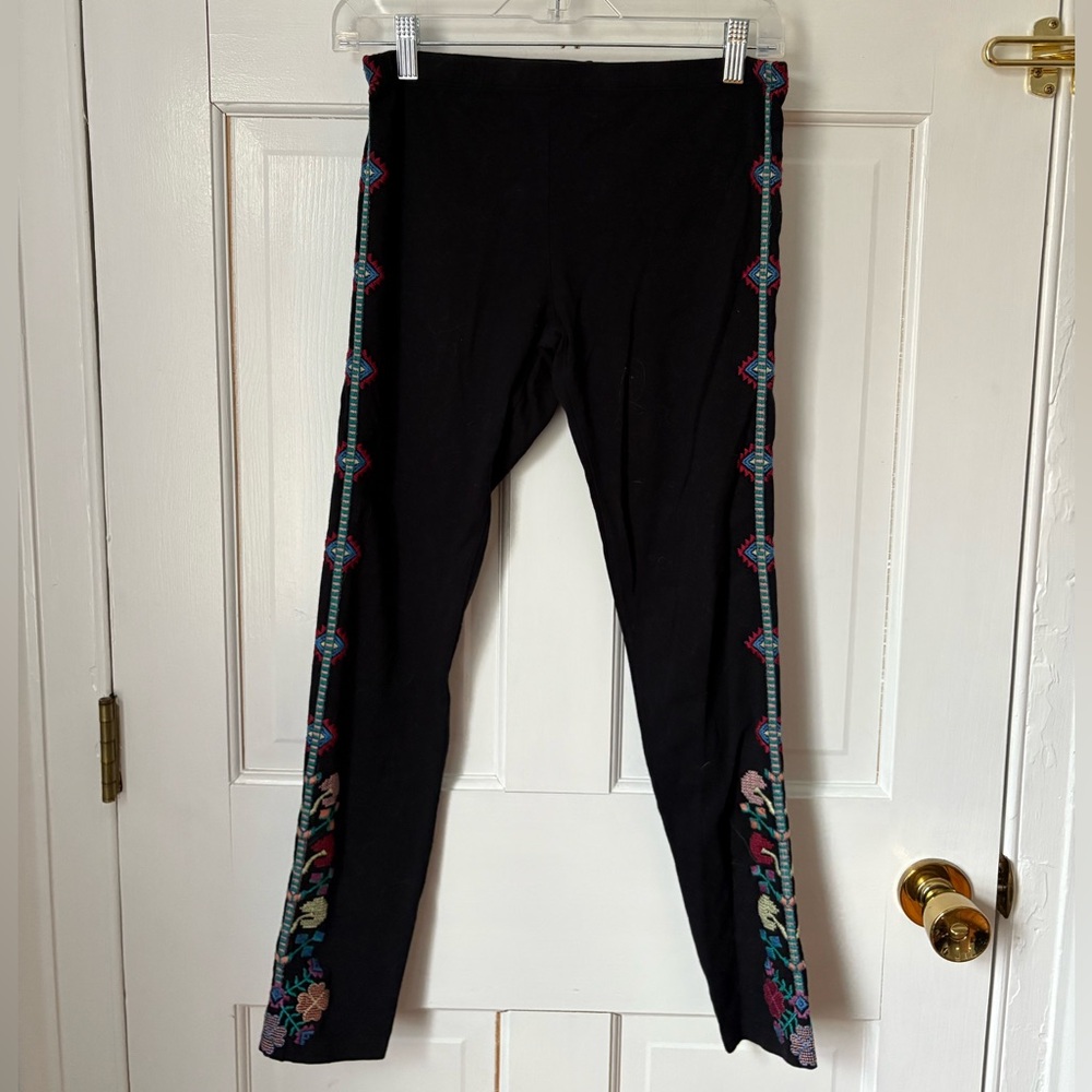NWT Johnny Was JW Los Angeles Black Clover Embroidered Legging, Size Small (S)